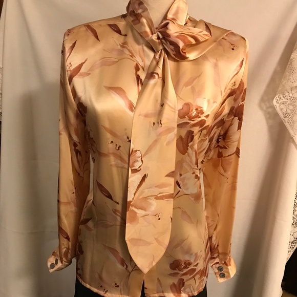 Doncaster long sleeve silk blouse, pale pink with dusty rose floral deign, size6 - Picture 2 of 8